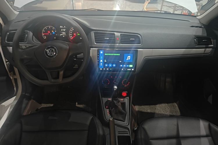 Used Volkswagen Lavida 2018 Classic 1.5L Automatic Fashion Edition China VI Standard Center Console