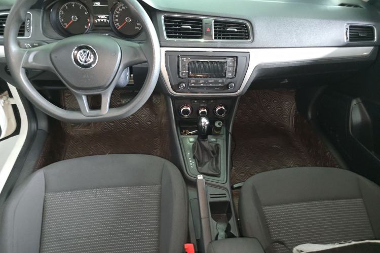 Used Volkswagen Lavida 2018 Classic 1.5L Automatic Fashion Edition China VI Standard Center Console
