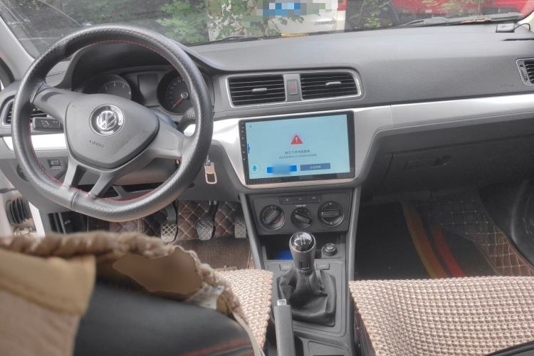 Used Volkswagen Lavida 2018 Classic 1.5L Manual Fashion Edition China VI Standard Center Console