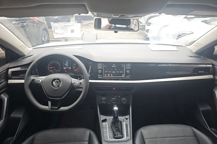 Used Volkswagen Lavida 2018 1.5L Automatic Comfort Edition China V Standard Center Console