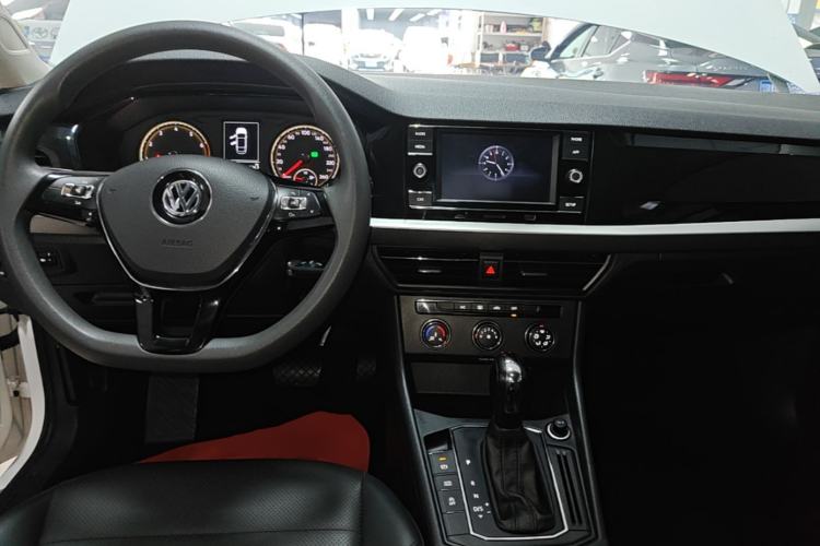 Used Volkswagen Lavida 2018 1.5L Automatic Comfort Edition China V Standard Center Console