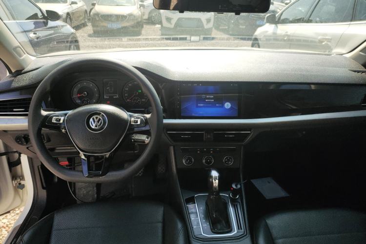 Used Volkswagen Lavida 2018 1.5L Automatic Comfort Edition China V Standard Center Console