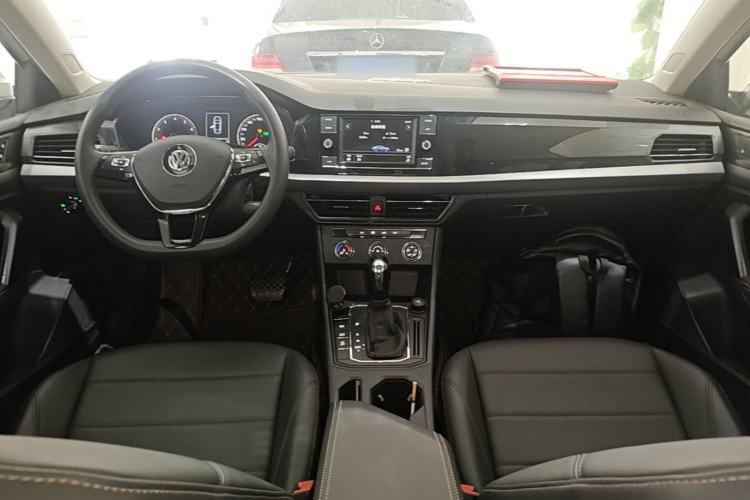 Used Volkswagen Lavida 2018 1.5L Automatic Comfort Edition China V Standard Center Console