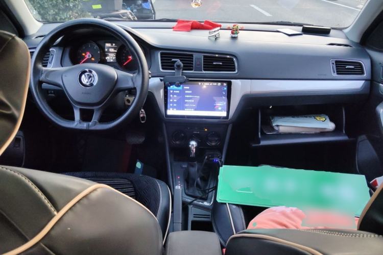 Used Volkswagen Lavida 2018 Classic 1.5L Automatic Fashion Edition China VI Standard Center Console