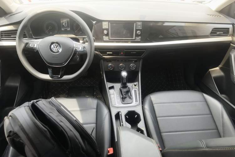 Used Volkswagen Lavida 2018 1.5L Automatic Comfort Edition China V Standard Center Console