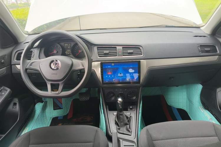 Used Volkswagen Lavida 2018 Classic 1.5L Automatic Fashion Edition China VI Standard Center Console