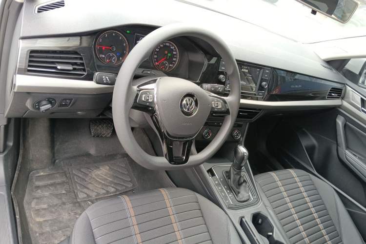 Used Volkswagen Lavida 2018 280TSI DSG Comfort Edition China V Standard Center Console