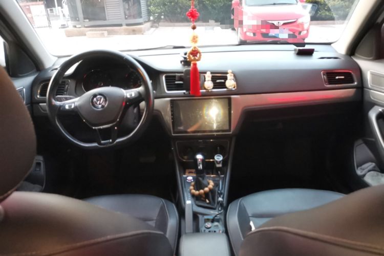 Used Volkswagen Lavida 2018 Classic 1.5L Automatic Comfort Edition China VI Standard Center Console