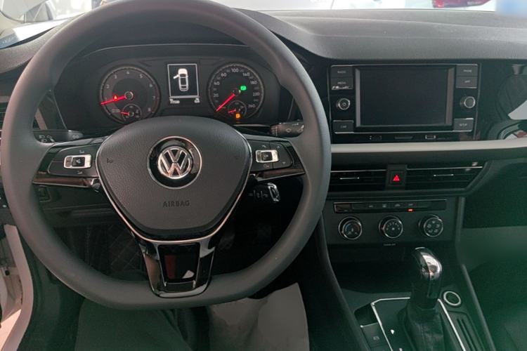 Used Volkswagen Lavida 2018 1.5L Automatic Comfort Edition China V Standard Center Console