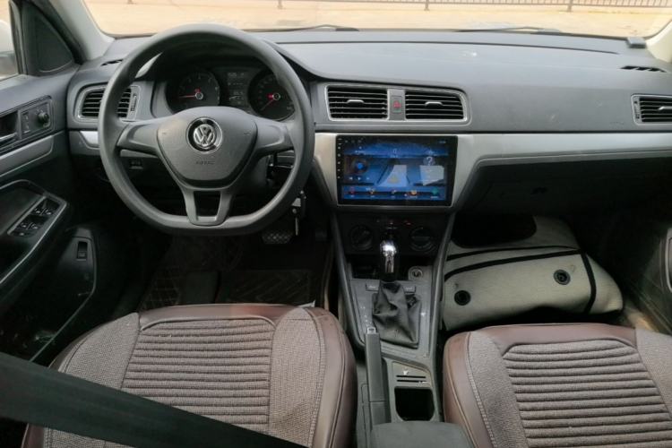 Used Volkswagen Lavida 2018 Classic 1.5L Automatic Fashion Edition China VI Standard Center Console