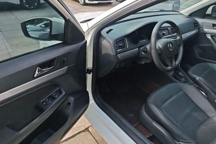 Used Volkswagen Lavida 2018 Classic 1.5L Automatic Fashion Edition China VI Standard Driver Seat