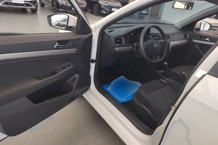 Used Volkswagen Lavida 2018 Classic 1.5L Automatic Fashion Edition China VI Standard Driver Seat