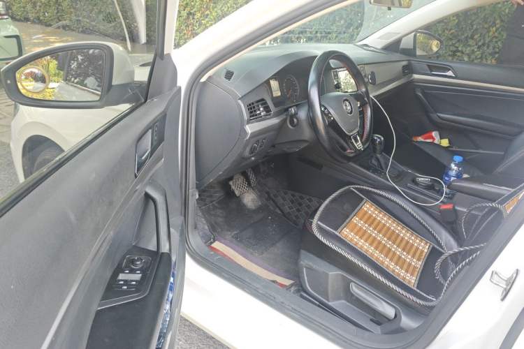 Used Volkswagen Lavida 2018 1.5L Automatic Fashion Edition China V Standard Driver Seat