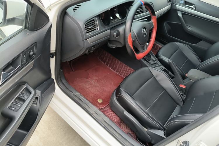Used Volkswagen Lavida 2018 Classic 1.5L Automatic Fashion Edition China VI Standard Driver Seat