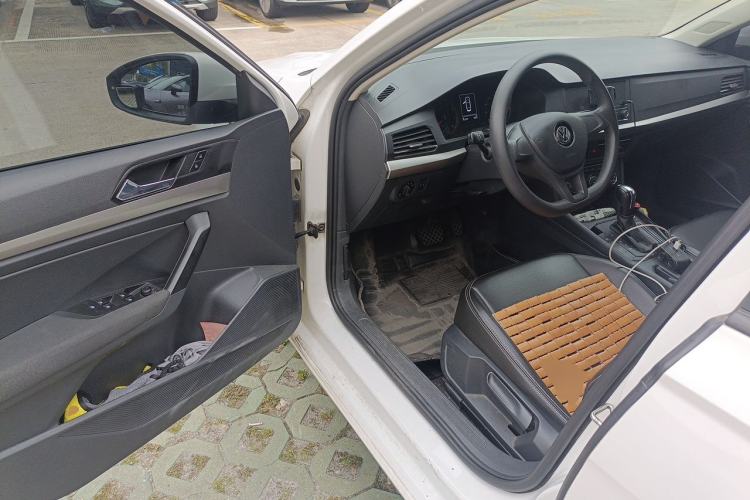 Used Volkswagen Lavida 2018 1.5L Automatic Fashion Edition China V Standard Driver Seat