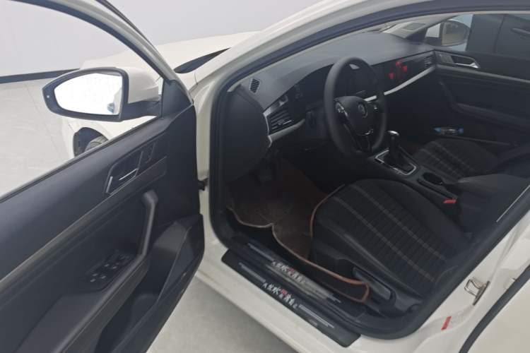 Used Volkswagen Lavida 2018 Hatchback 200TSI DSG Comfort Edition China V Standard Driver Seat