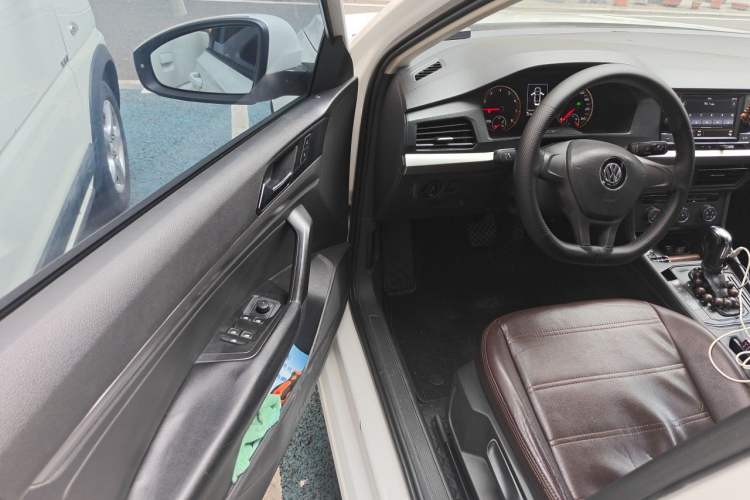 Used Volkswagen Lavida 2018 1.5L Automatic Fashion Edition China V Standard Driver Seat