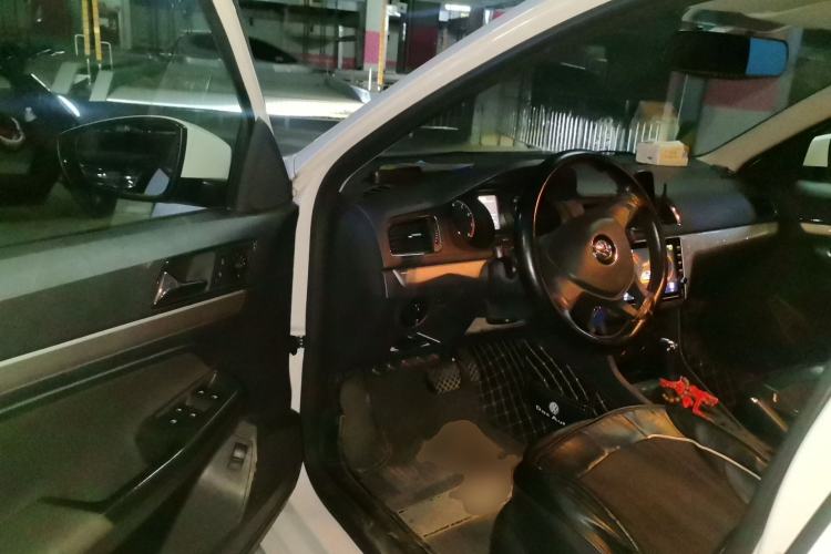 Used Volkswagen Lavida 2018 Classic 1.5L Automatic Fashion Edition China VI Standard Driver Seat