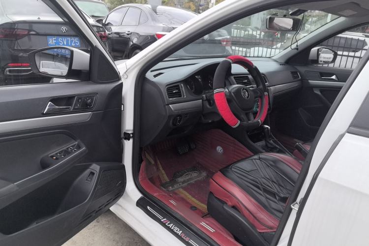 Used Volkswagen Lavida 2018 Classic 1.5L Automatic Fashion Edition China VI Standard Driver Seat