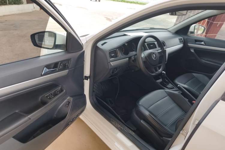 Used Volkswagen Lavida 2018 Classic 1.5L Automatic Fashion Edition China VI Standard Driver Seat