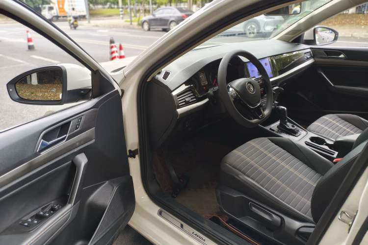 Used Volkswagen Lavida 2018 280TSI DSG Comfort Edition China V Standard Driver Seat