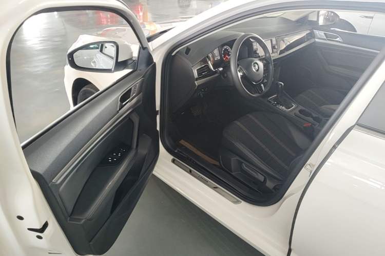 Used Volkswagen Lavida 2018 280TSI DSG Comfort Edition China V Standard Driver Seat