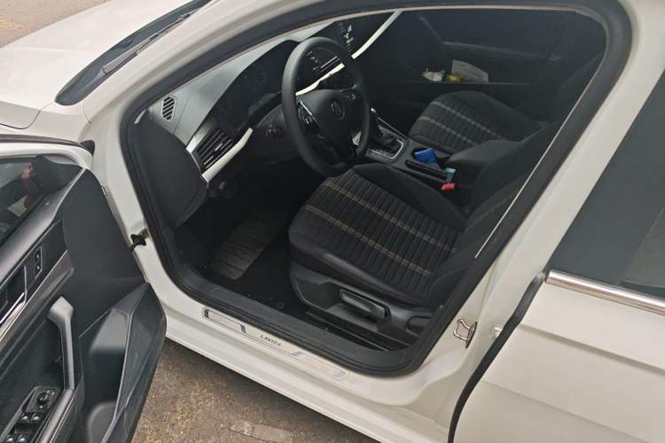 Used Volkswagen Lavida 2018 Hatchback 200TSI DSG Comfort Edition China V Standard Driver Seat