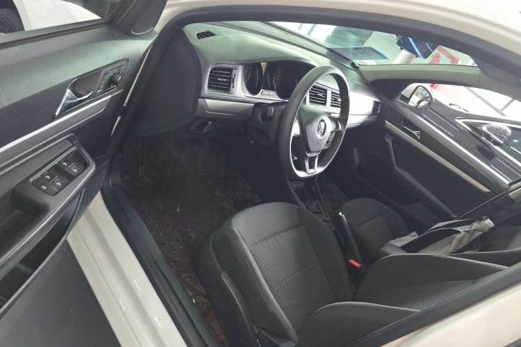 Used Volkswagen Lavida 2018 Classic 1.5L Automatic Fashion Edition China VI Standard Driver Seat