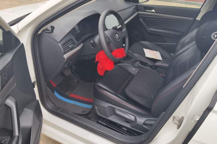 Used Volkswagen Lavida 2018 1.5L Automatic Fashion Edition China V Standard Driver Seat