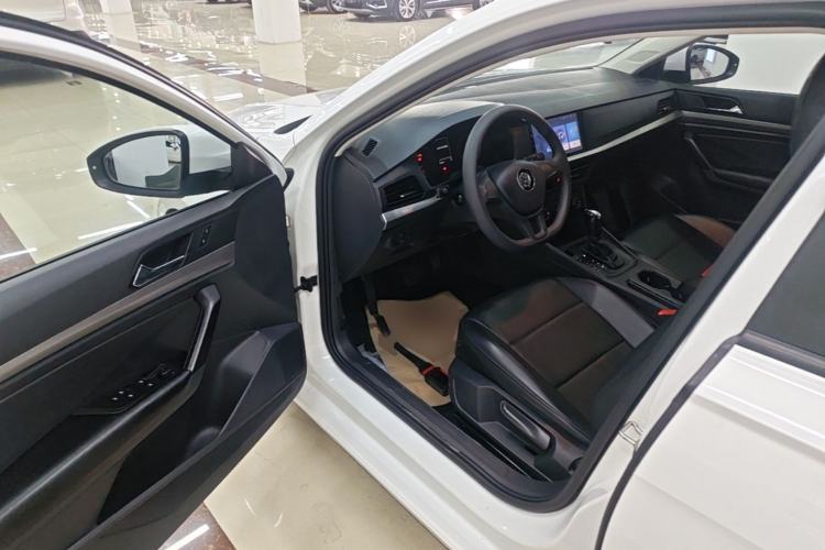 Used Volkswagen Lavida 2018 1.5L Automatic Fashion Edition China V Standard Driver Seat