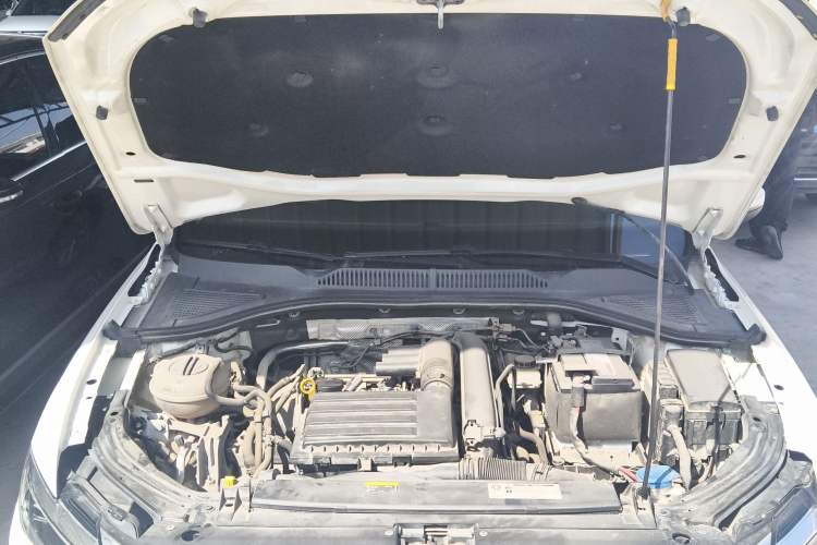 Used Volkswagen Lavida 2018 Hatchback 200TSI DSG Comfort Edition China V Standard Engine Bay