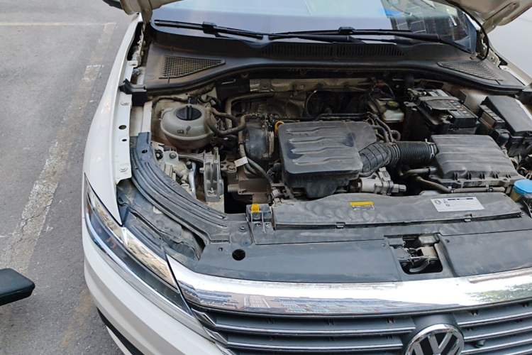 Used Volkswagen Lavida 2018 1.5L Automatic Fashion Edition China V Standard Engine Bay Right