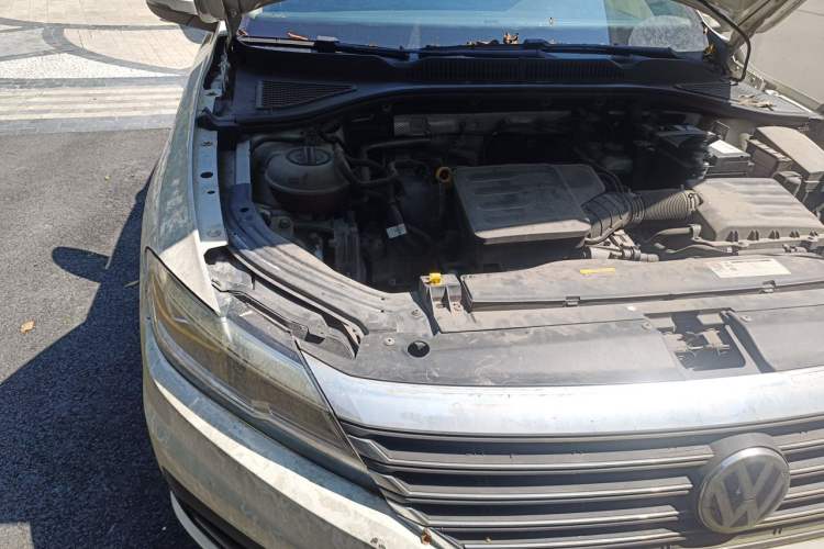 Used Volkswagen Lavida 2018 1.5L Automatic Comfort Edition China V Standard Engine Bay Right