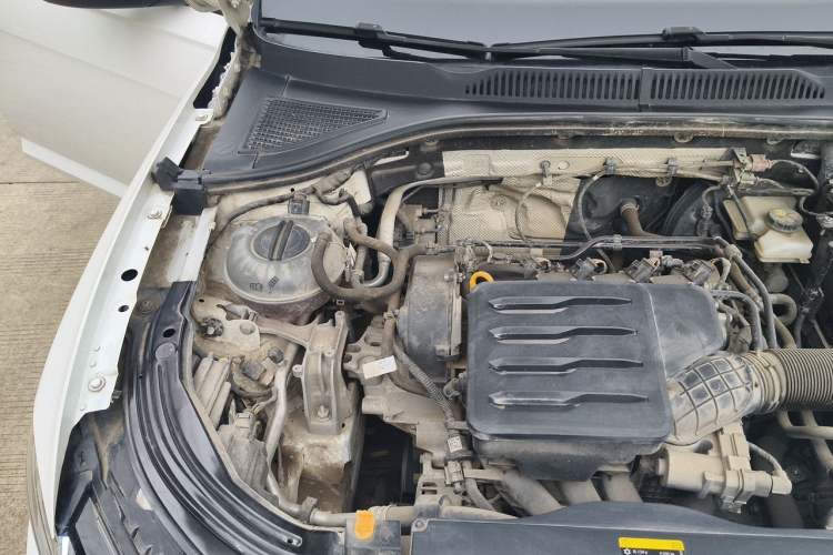Used Volkswagen Lavida 2018 1.5L Automatic Fashion Edition China V Standard Engine Bay Right