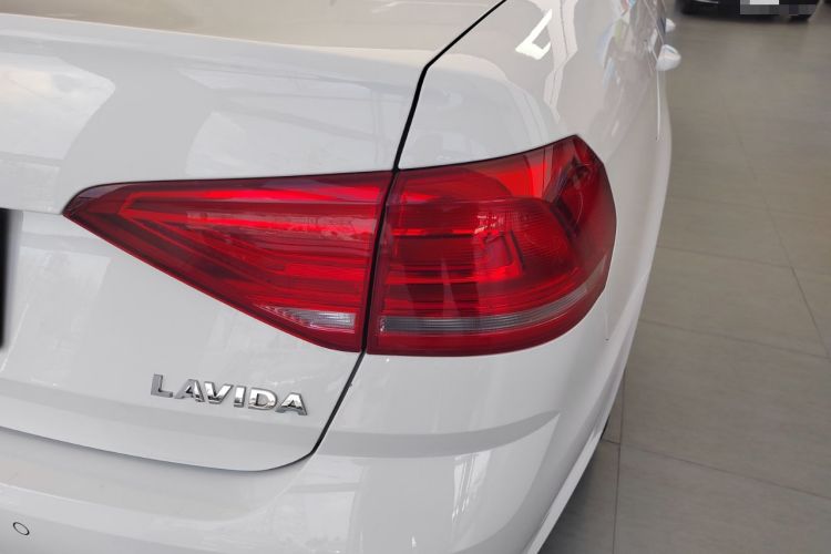 Used Volkswagen Lavida 2018 Classic 1.5L Automatic Fashion Edition China VI Standard Exterior 3