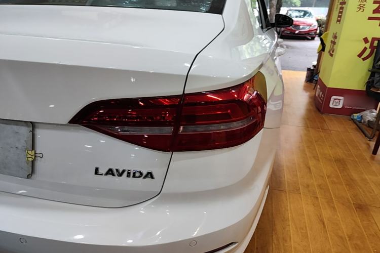 Used Volkswagen Lavida 2018 1.5L Automatic Comfort Edition China V Standard Exterior 3
