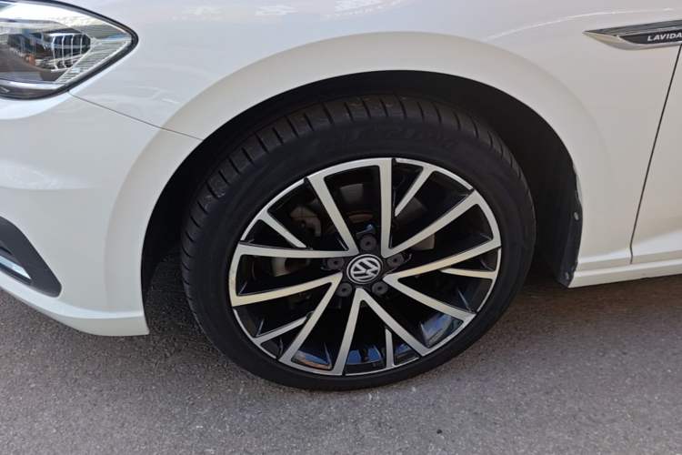 Used Volkswagen Lavida 2018 280TSI DSG Luxury Edition China V Standard Exterior 4