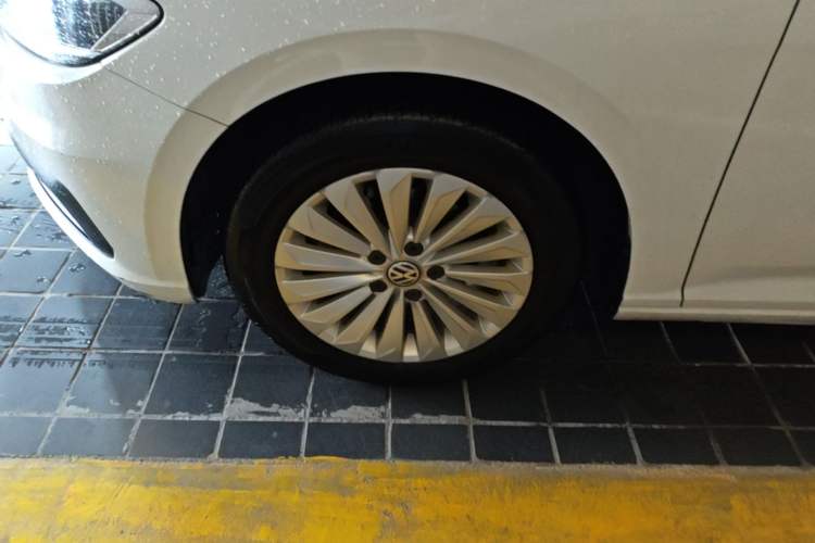 Used Volkswagen Lavida 2018 1.5L Automatic Comfort Edition China V Standard Exterior 4