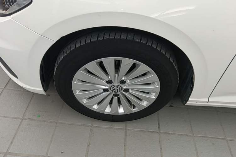 Used Volkswagen Lavida 2018 1.5L Automatic Comfort Edition China V Standard Exterior 4