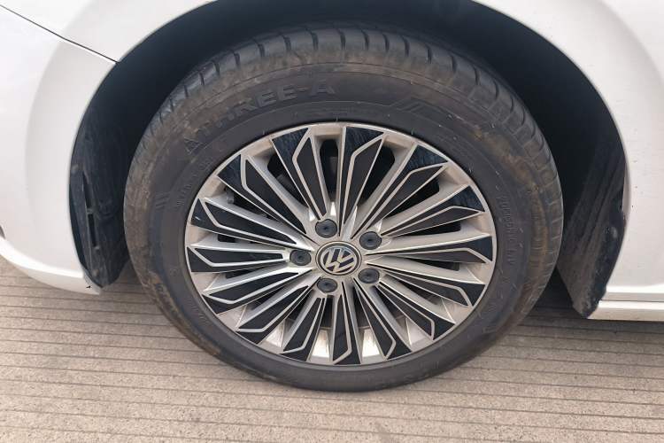 Used Volkswagen Lavida 2018 1.5L Automatic Comfort Edition China V Standard Exterior 4
