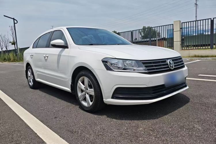 Used Volkswagen Lavida 2018 Classic 1.5L Automatic Fashion Edition China VI Standard Front Right 45 Deg