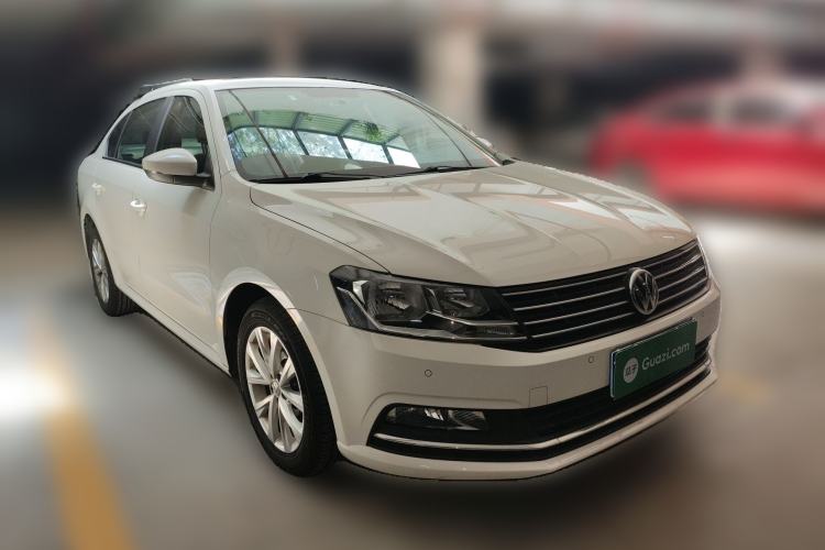 Used Volkswagen Lavida 2018 Classic 1.5L Manual Comfort Edition China VI Standard Front Right 45 Deg