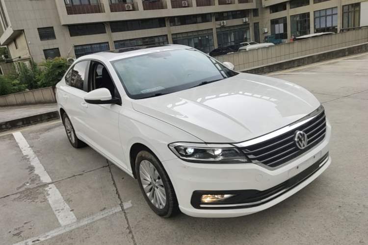 Used Volkswagen Lavida 2018 1.5L Automatic Comfort Edition China V Standard Front Right 45 Deg