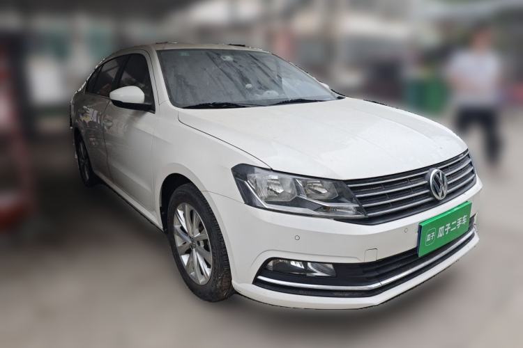 Used Volkswagen Lavida 2018 Classic 1.5L Manual Comfort Edition China VI Standard Front Right 45 Deg