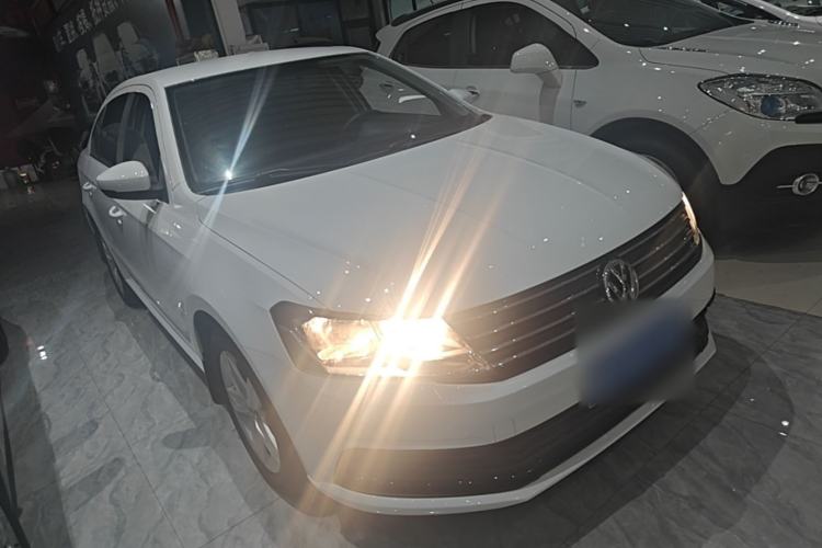 Used Volkswagen Lavida 2018 Classic 1.5L Automatic Fashion Edition China VI Standard Front Right 45 Deg