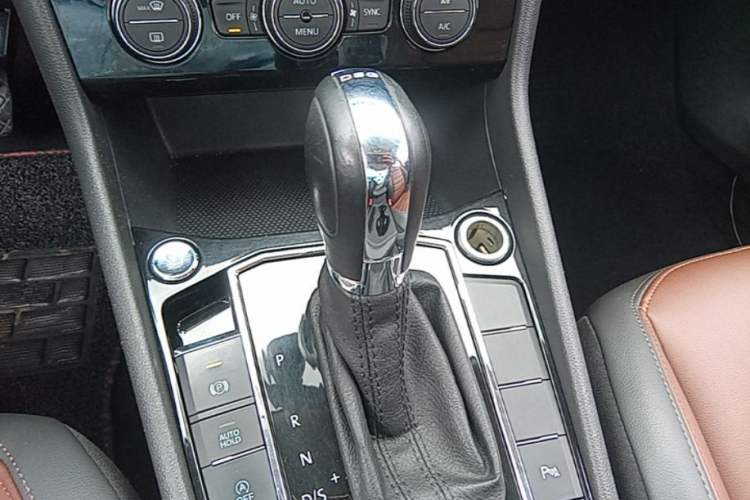 Used Volkswagen Lavida 2018 280TSI DSG Luxury Edition China V Standard Gear Lever