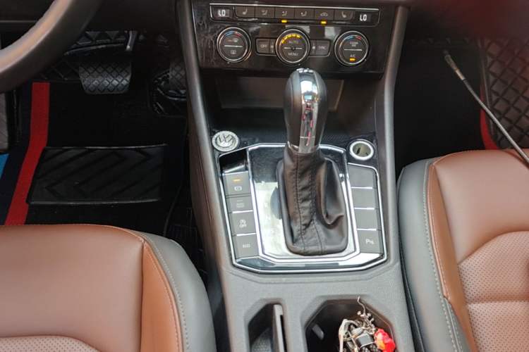 Used Volkswagen Lavida 2018 280TSI DSG Luxury Edition China V Standard Gear Lever