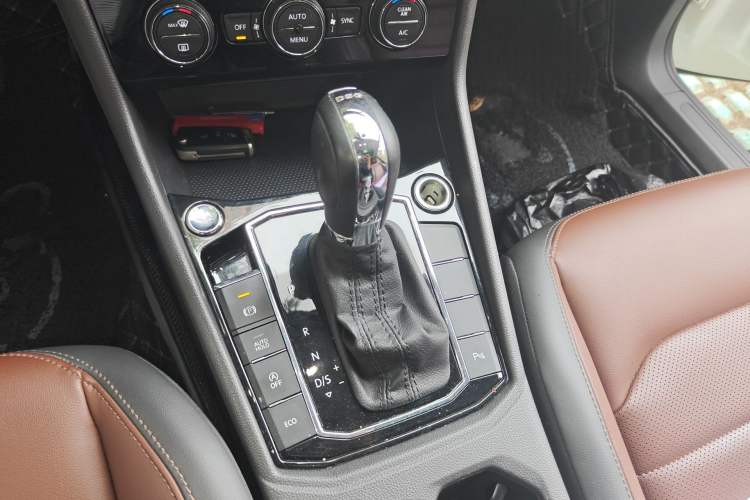 Used Volkswagen Lavida 2018 Hatchback 280TSI DSG Luxury Edition China V Standard Gear Lever