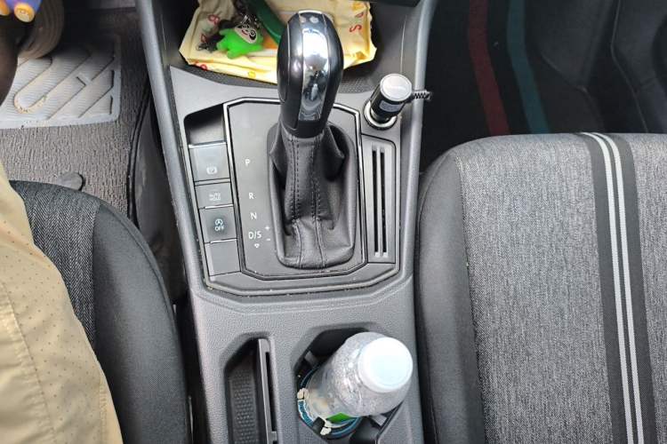 Used Volkswagen Lavida 2018 1.5L Automatic Fashion Edition China V Standard Gear Lever