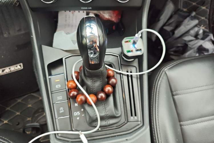 Used Volkswagen Lavida 2018 1.5L Automatic Fashion Edition China V Standard Gear Lever